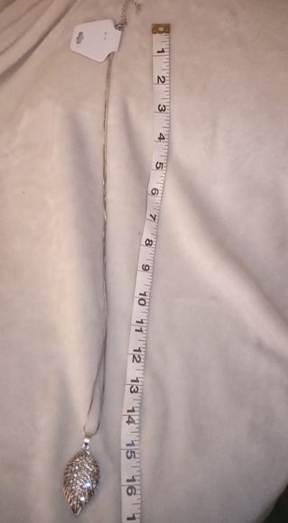 Necklace 🍁  ***NEW 3D Leaf - Picture 5 of 5